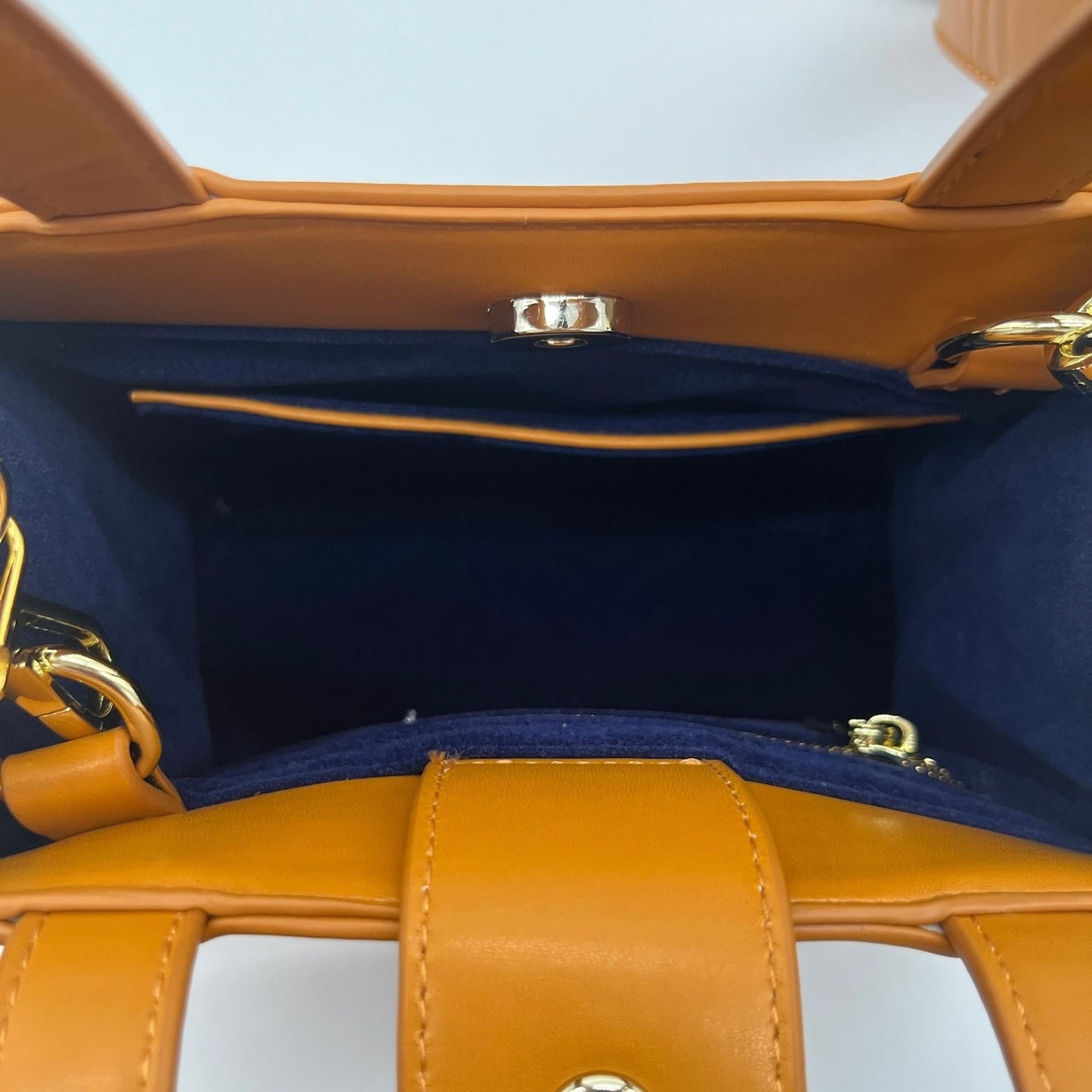 LOVE & BEAUTY SHOPPER 🧡 - Otaka House