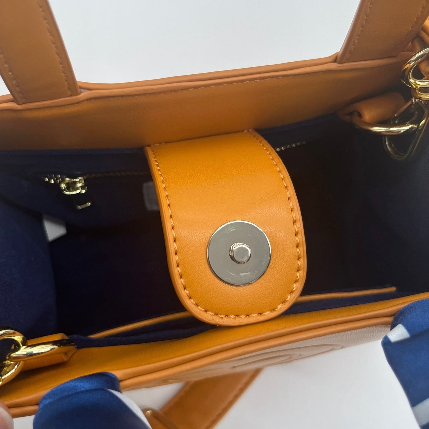 LOVE & BEAUTY SHOPPER 🧡 - Otaka House